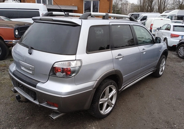 Mitsubishi Outlander cena 8900 przebieg: 273000, rok produkcji 2005 z Warszawa małe 352